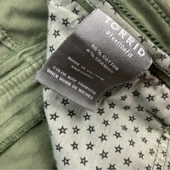 Torrid Military Stretch Twill Shorts Sz 24 - Picture 9 of 10